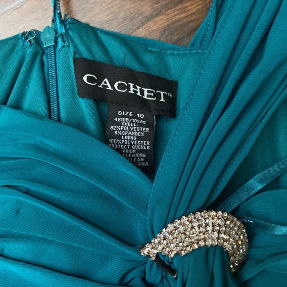 Beautiful teal coloured special occasion dress in size 10. - Picture 4 of 4